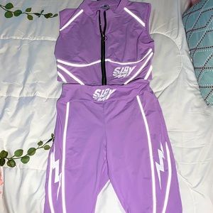 Two piece reflective set